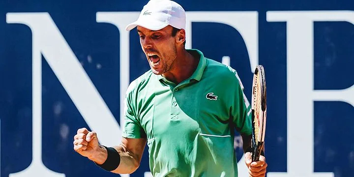 Себастьян Корда - Роберто Баутиста Себастьян Корда - Роберто Баутиста