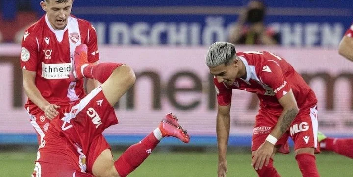 Тун - Лозанна Уши Тун - Лозанна Уши