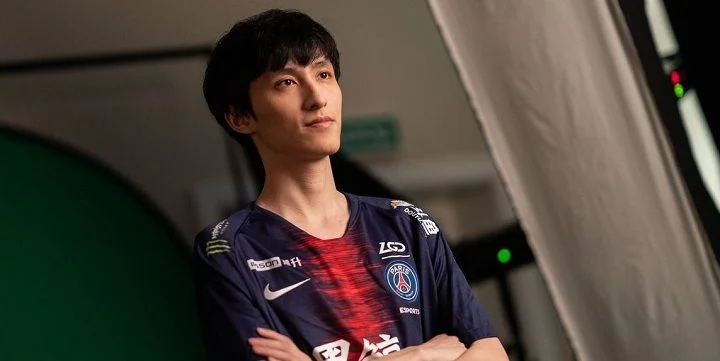 PSG.LGD - Royal Never Give Up PSG.LGD - Royal Never Give Up