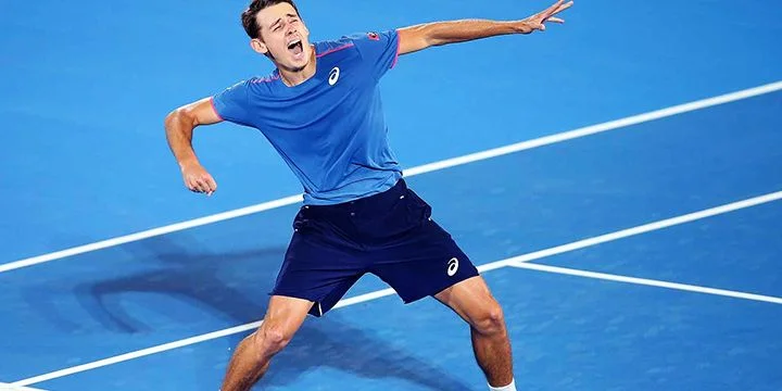 Алекс Де Минаур - Джефф Вольф