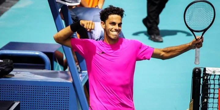 Филип Мисолич - Франциско Черундоло