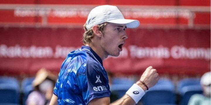 Себастьян Корда - Алекс Де Минаур