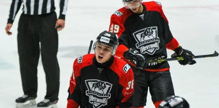 Нефтяник Ал - Лада Нефтяник Ал - Лада