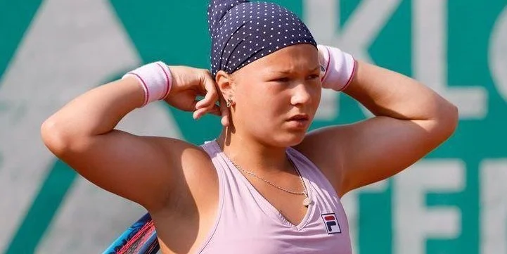 Диана Шнайдер - Данка Ковинич