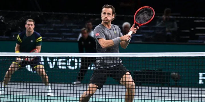 Уэсли Коольхоф - Танаси Коккинакис