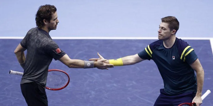 Уэсли Коольхоф - Иван Додиг