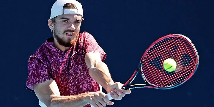 Томаш Махач - Зизу Бергс Томаш Махач - Зизу Бергс