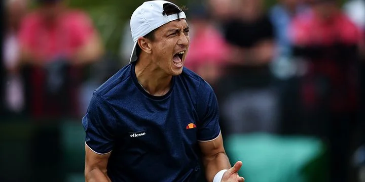 Райан Пенистон - Джей Кларк