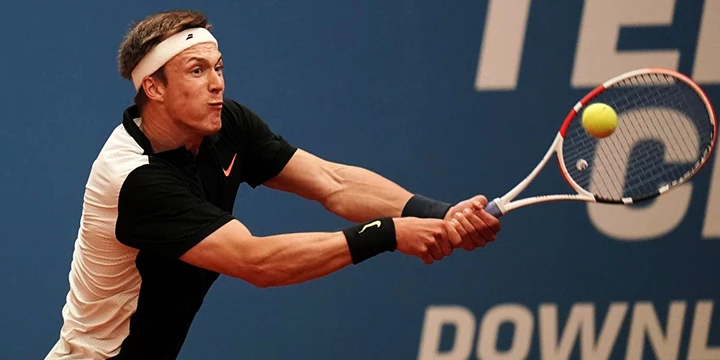 Виталий Сачко — Ян Чоински. Прогноз на матч ATP Майа (30 ноября 2022 года)

