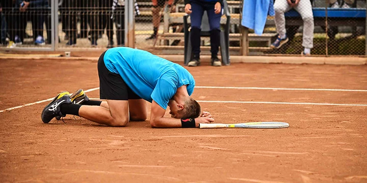 Нерман Фатич — Ян Чоински. Прогноз на матч ATP Майа (1 декабря 2022 года)
