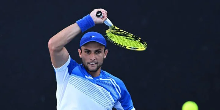 Люка Ван Аш - Александар Вукич