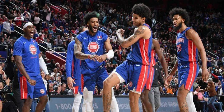 Детройт - Мемфис