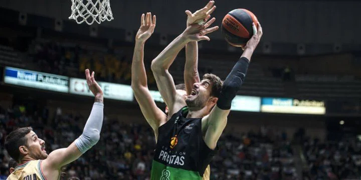 Университатя Клуж-Напока - Ховентут