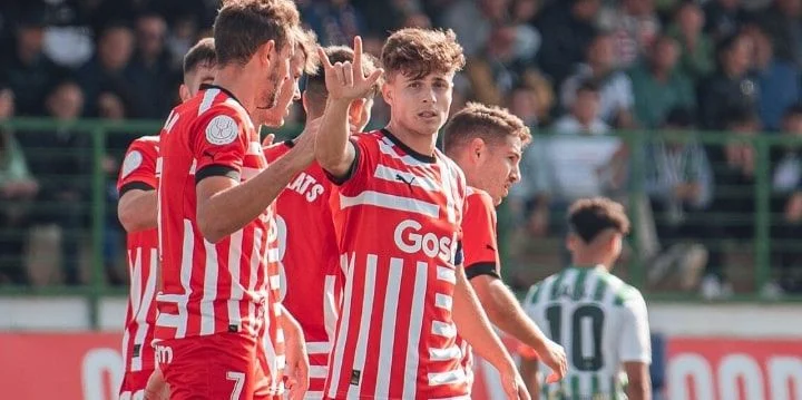 Стандард - Жирона