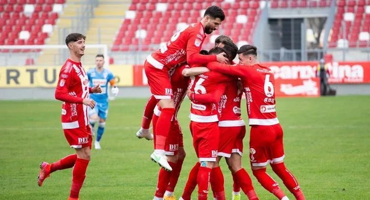 Университатя Клуж - Арад Университатя Клуж - Арад