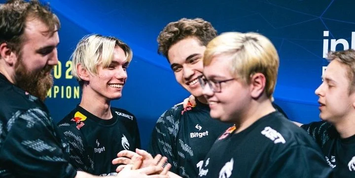 FTW Эспортс - Team Spirit FTW Эспортс - Team Spirit