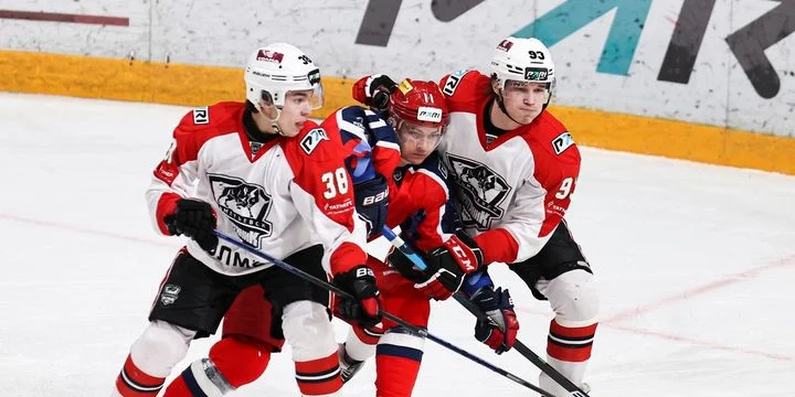 Нефтяник Ал - Омские Крылья