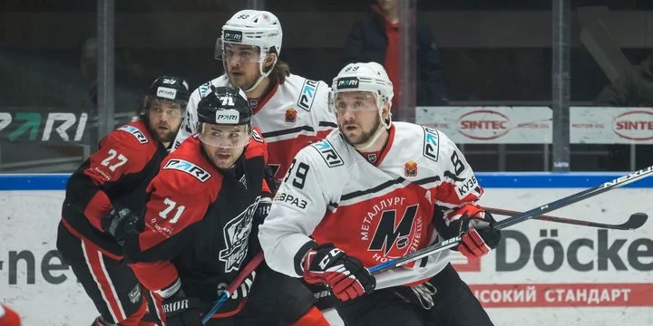 Нефтяник Ал - Сокол