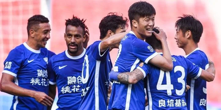 Чэнду - Ухань Три Таунс