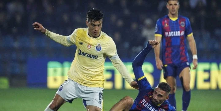 Шавиш - Фамаликан Шавиш - Фамаликан