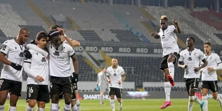 Визела - Витория Гимарайнш