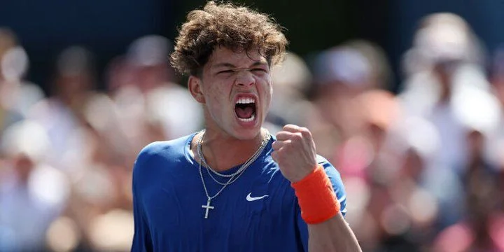 Джеймс Дакворт - Бен Шелтон