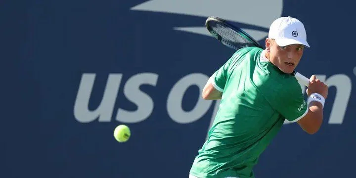 Тим Ван Рийтховен - Аслан Карацев Тим Ван Рийтховен - Аслан Карацев