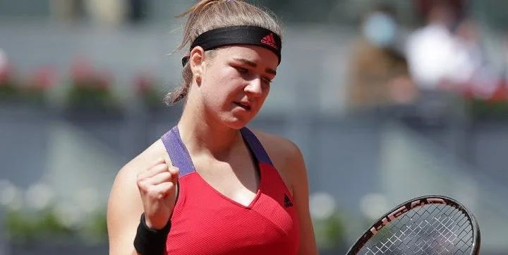 Каролина Мухова - Ребека Масарова