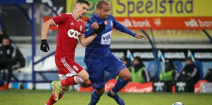 Стандард - Сент-Трюйден Стандард - Сент-Трюйден