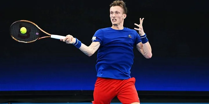 Кристофер Юбэнкс - Иржи Лехечка