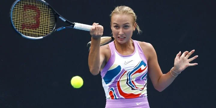 Нурия Парризас-Диас - Анастасия Потапова