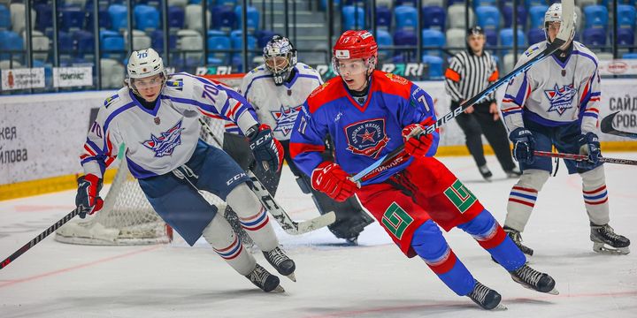 молодежка хоккеисты. сахалинские акулы мхл логотип на фоне. сахалинские акулы. сахалинские акулы. возраст амурский тигров в юниор в хоккее.