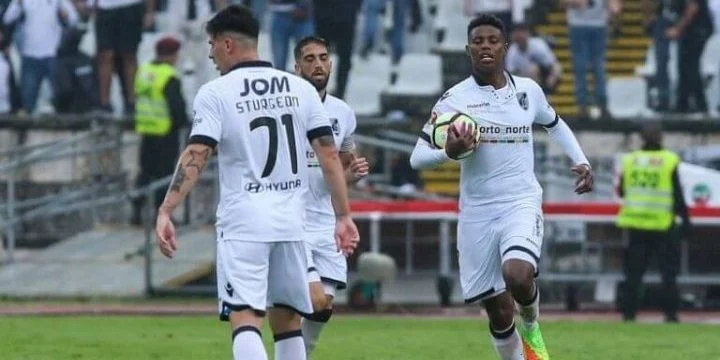 Витория Гимарайнш - Шавиш Витория Гимарайнш - Шавиш