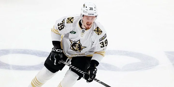 Нефтехимик - Адмирал