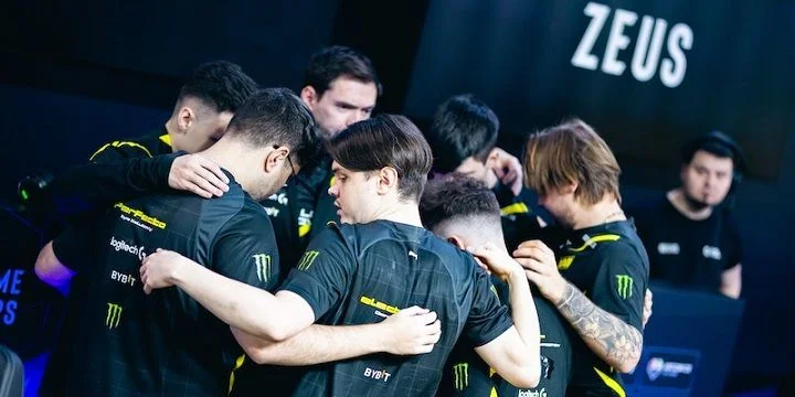 NaVi - Outsiders NaVi - Outsiders