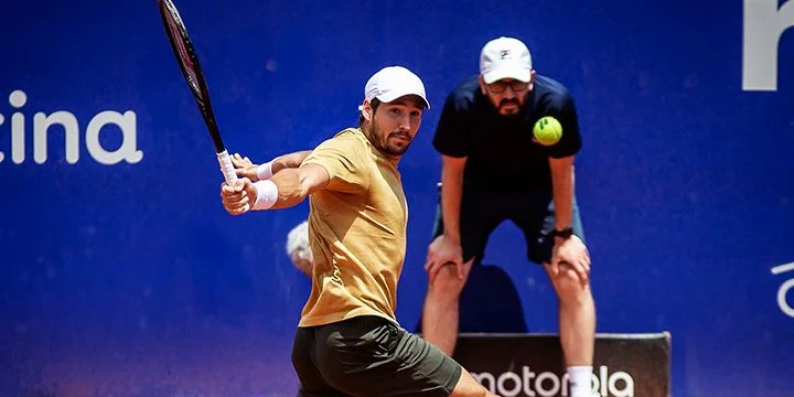 Камило Уго Карабелли - Душан Лайович