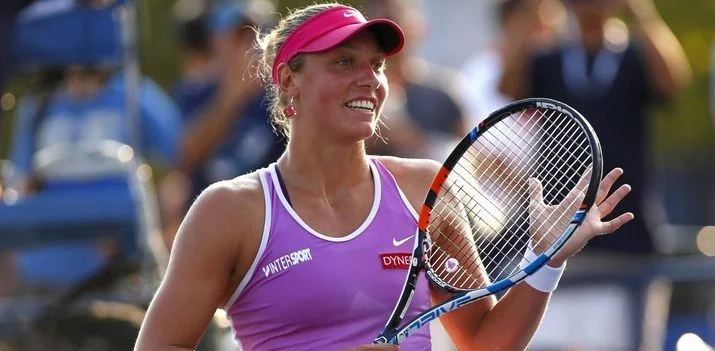 Янина Викмайер - Мона Бартель Янина Викмайер - Мона Бартель