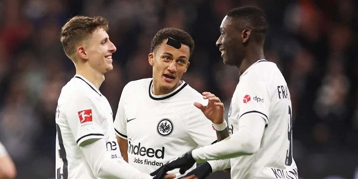 Айнтрахт Фр - Наполи