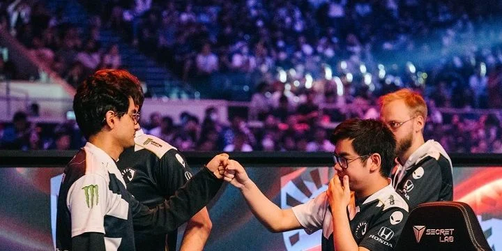 Team Liquid - HellRaisers Team Liquid - HellRaisers