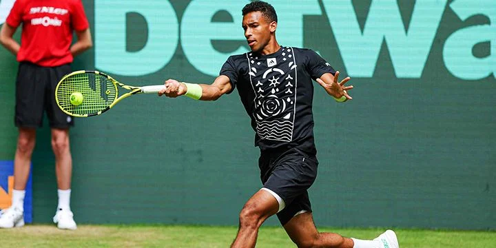 Алехандро Давидович Фокина - Феликс Оже-Альяссим