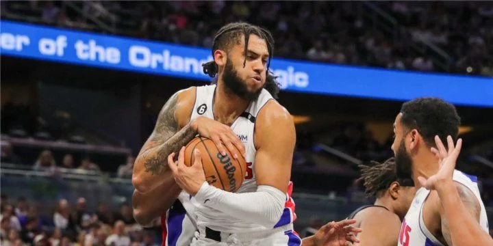 Детройт - Торонто