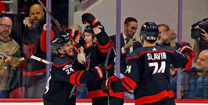 Каролина - Анахайм Каролина - Анахайм