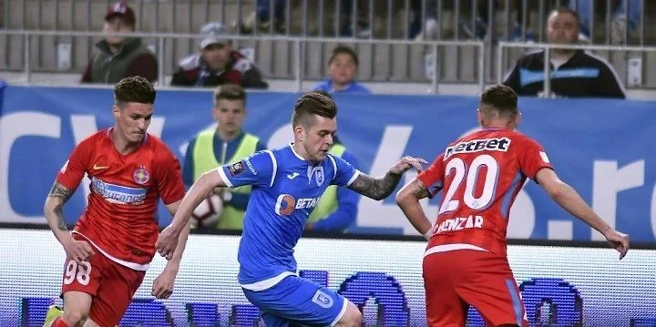 Университатя - Арджеш