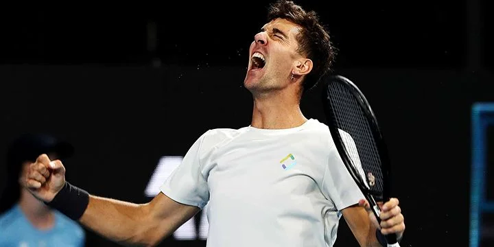 Танаси Коккинакис - Юити Сугита Танаси Коккинакис - Юити Сугита