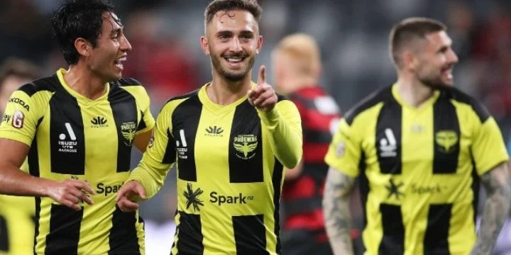 Веллингтон Феникс - Сидней