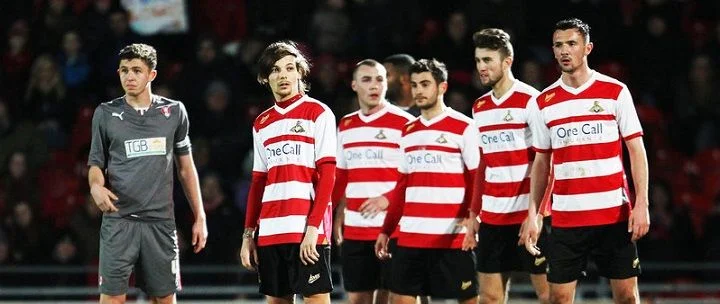 Кроли Таун - Донкастер Кроли Таун - Донкастер