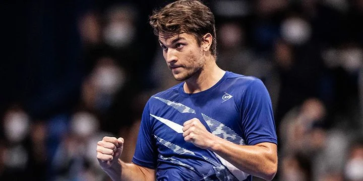 Марко Чеккинато - Миомир Кечманович