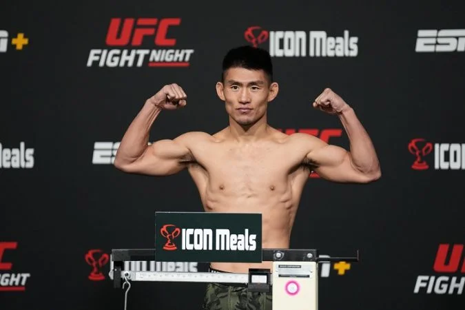 Сонг Ядонг - Рики Саймон Сонг Ядонг - Рики Саймон