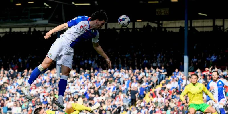 Блэкберн - Лутон Таун