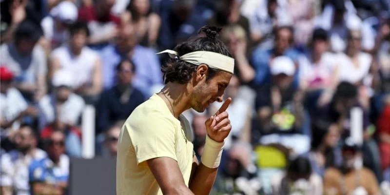 Лоренцо Музетти - Фрэнсис Тиафо